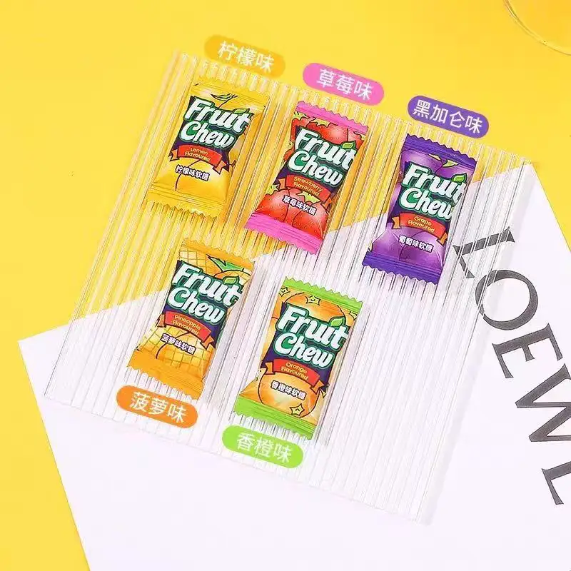 Product Name: Fruit Gummy Candy Series: Gummy Candy Food Additives:White sugar, glucose syrup, palm oil, gelatin, gum arabic, citric acid, flavoring, allura red, brilliant blue, tartrazine, sunset yellow. Flavor:Mix Shelf Life: 12month Net Weight:200G Package:200G*70BAG Place of Origin: China Storage Method: Store in a cool and dry place, and avoid direct sunlight. Code: YLF